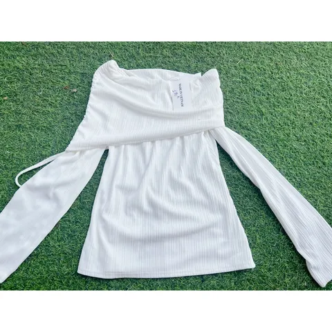 Áo trễ vai tay dài, áo nữ ôm body tôn dáng Giá 190k Hàng có sẵn giao ngay Maù trắng