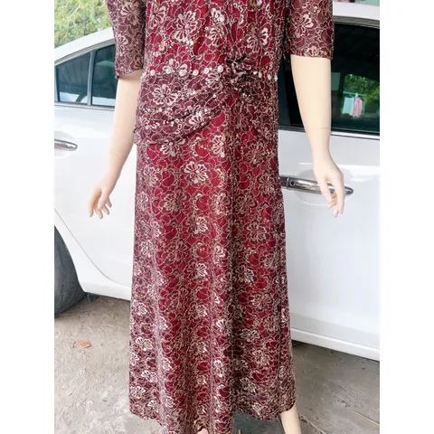 Đầm dạ hội trung niên ren kim sa Giá 390k Hàng có sẵn giao ngay Form to Phía sau dây kéo