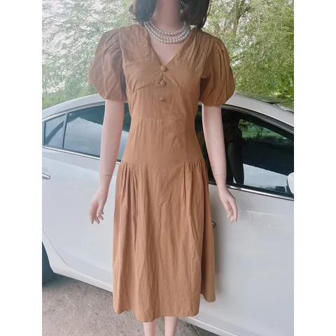 Đầm chất lennin - Size : S,M -Giá 290k Hàng có sẵn giao ngay Màu nâu tây
