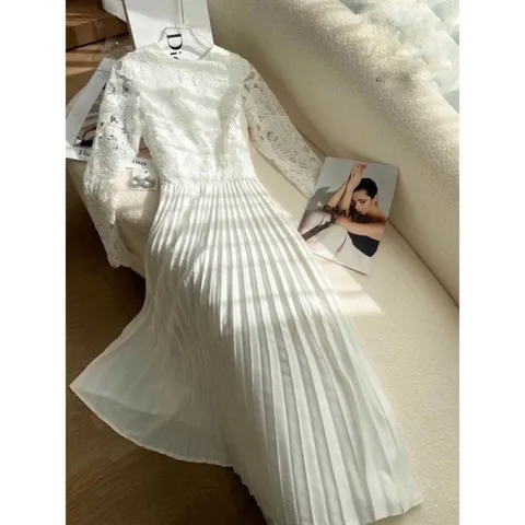Váy Ren Phối Dập Ly Cực Sang Ạ Giá 380k Hàng có sẵn giao ngay ( L)