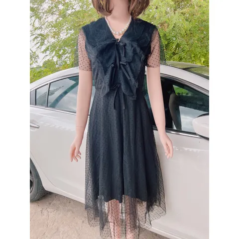 Đầm ren bi màu đen Hàng có sẵn giao ngay S Chất liệu ren bi có lót bên trong