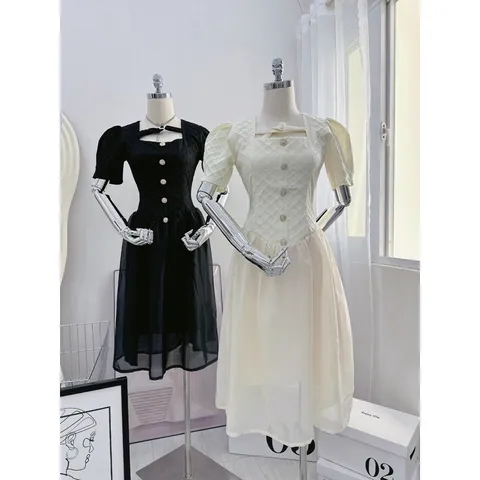 ĐẦM MIDI XỐP NÚT DÂY NGỰC PHỐI CHÂN TƠ Giá 290k Hàng có sẵn giao ngay Maù kem