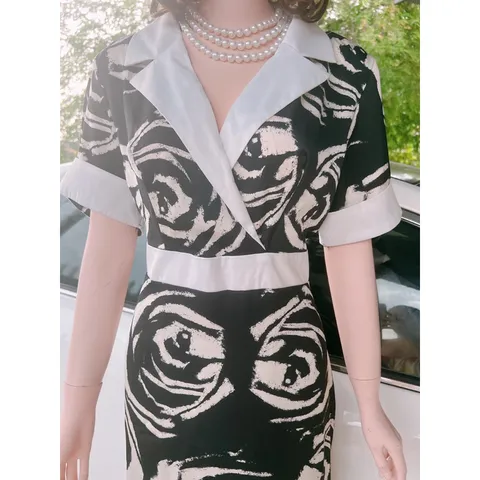 Đầm cổ vest siêu đẹp Giá 320k Hàng có sẵn giao ngay L