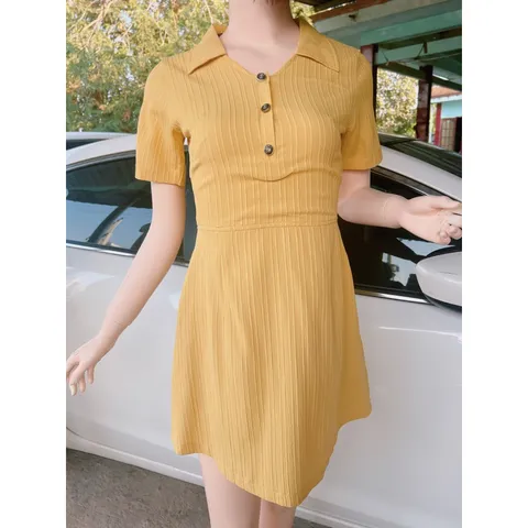 Đầm vàng vân nổi Giá 290k Hàng có sẵn giao ngay Dưới 55kg mặc đẹp