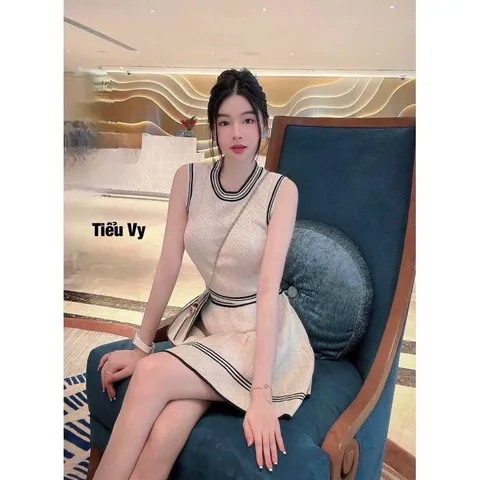 Set áo + chân váy len  Hàng có sẵn giao ngay Giá 290k/ set