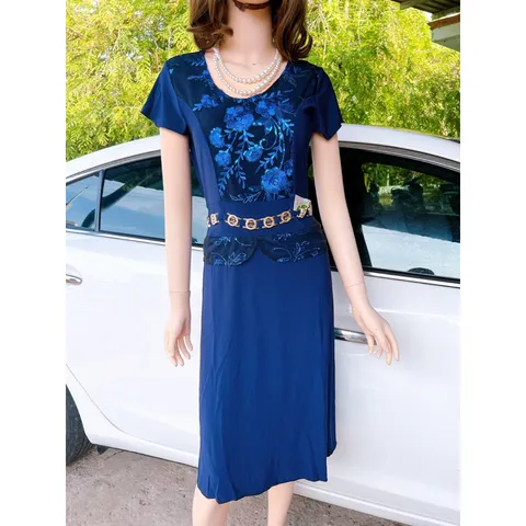 Đầm thêu hoa siêu đẹp Hàng co giãn nhiều Giá 290k Màu xanh đậm  HÀng có sẵn giao ngay