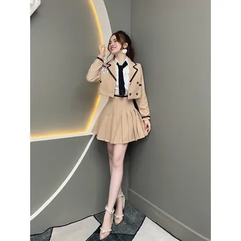 Set Thiết Vest 4 Món Kèm Chân Váy Xếp Ly Trẻ Trung  Giá 420k Hàng có sẵn giao ngay