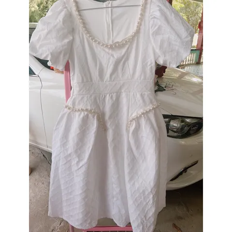 Đầm Dự Tiệc Đầm Gấm Cổ Vuông Đính Ngọc  Giá 350k Hang xịn cao cấp Màu trắng