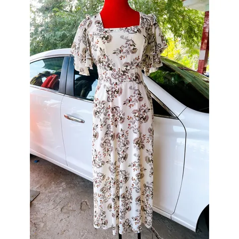 Đầm hoa phía sau bo chun co giãn dễ mặc Giá 290k Hàng có sẵn giao ngay Chất liệu lụa mango đẹp