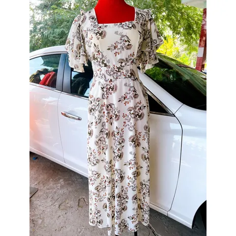 Đầm hoa phía sau bo chun co giãn dễ mặc Giá 290k Hàng có sẵn giao ngay Chất liệu lụa mango đẹp
