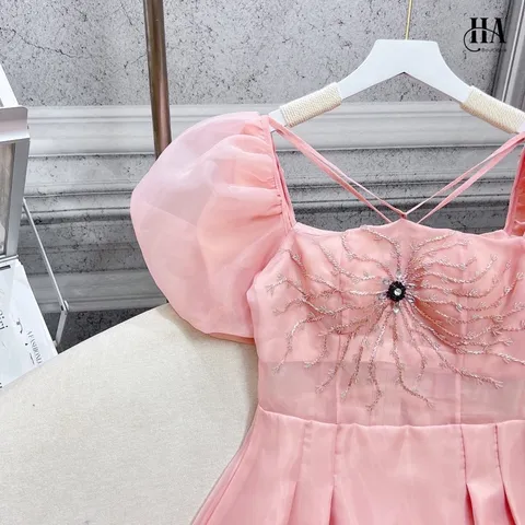 Đầm đính đá siêu đẹp Giá 390k Hàng có sẵn giao ngay L Màu hồng pastel siêu đẹp