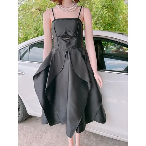 -❌Hàng có sẳn❌ -Ảnh thật shop chụp 100% -Đầm chất dày dặn,phồng xòe siêu đẹp👍 -giá 350k Màu đen