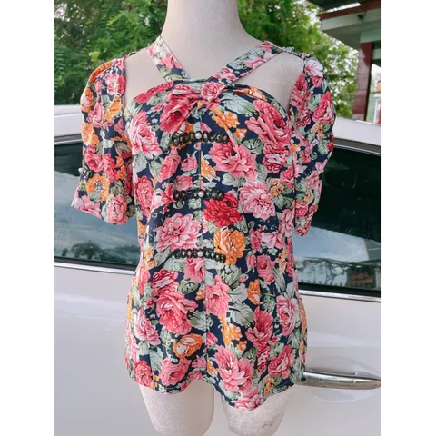 Áo cổ cách điệu, Thoáng Mát, Thấm Hút - Họa Tiết hoa-Quà Tặng Mẹ Giá 150k Hàng có sẵn giao ngay