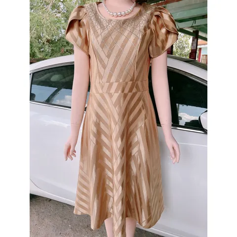 Đầm màu da siêu đẹp ép đá Hàng có sẵn giao ngay Chất liệu co giãn  Giá 340k
