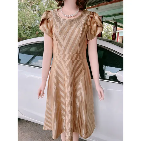 Đầm màu da siêu đẹp ép đá Hàng có sẵn giao ngay Chất liệu co giãn  Giá 340k