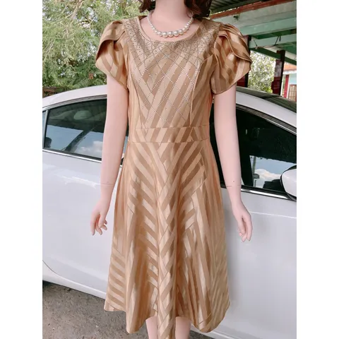 Đầm màu da siêu đẹp ép đá Hàng có sẵn giao ngay Chất liệu co giãn  Giá 340k