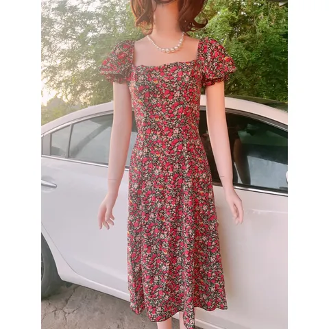 Đầm xòe hoa nhí form dài, cổ vuông  Giá 250k Hàng có sẵn giao ngay Dây kéo phía sau