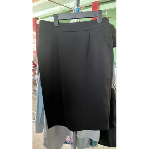 chân váy bút chì  chất liệu tuyết mưa cao cấp Giá 180k Hàng có sẵn giao ngay XL