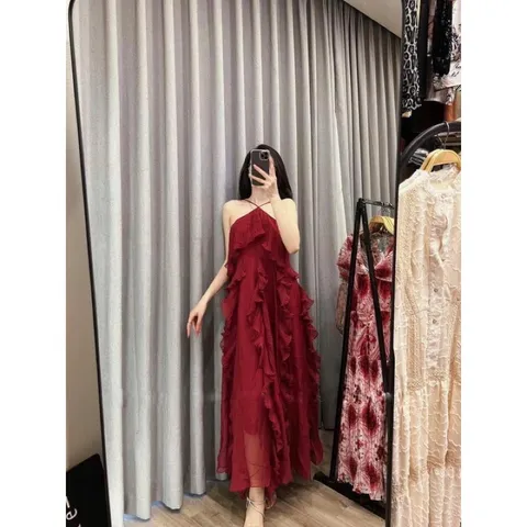 Đầm yếm maxi màu đỏ Hàng có sẵn giao ngay S Hàng chính chủ C  Giá 299k Hàng đúp lót 2 lớp