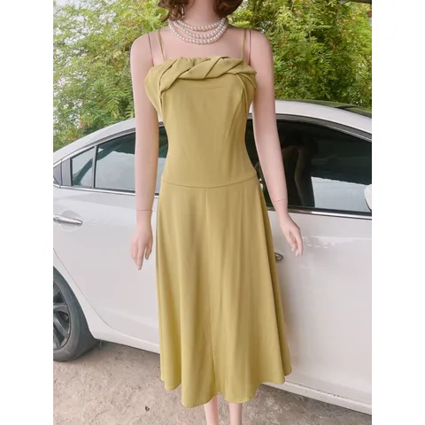 Đầm 2 dây ngực cách điệu Giá 290k Hàng chính chủ ND Hàng có sẵn giao ngay M