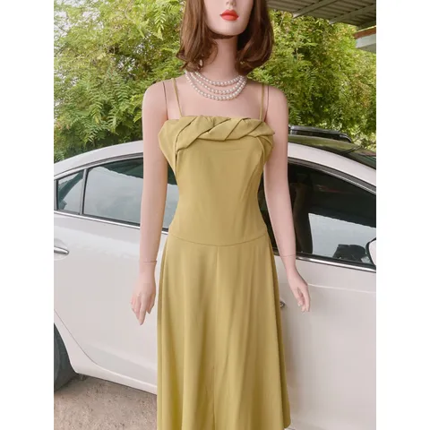 Đầm 2 dây ngực cách điệu Giá 290k Hàng chính chủ ND Hàng có sẵn giao ngay M