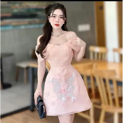 Đầm đính kết siêu cao cấp Giá 390k Hàng có sẵn giao ngay L Màu hồng