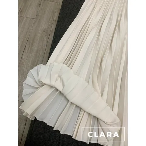 Chân váy xếp ly chữ A dáng dài công sở, đi chơi, đi học hàng cao cấp Giá 220k Hàng cao cấp Màu kem