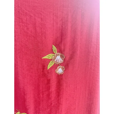Áo thêu hoa vải linen cao cấp Giá 190k Hàng có sẵn giao ngay  Màu đỏ đô