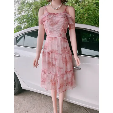 Đầm 2 dây trễ vai hoa màu hồng Giá 290k Hàng có sẵn giao ngay Chất liệu tơ 2 lớp nhẹ như mây