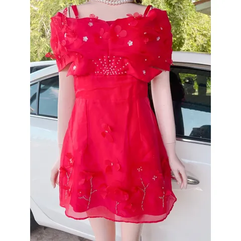Đầm đỏ đính kết siêu đẹp, trễ vai hoặc lên vai đều đẹp Giá 390k Hàng có sẵn giao ngay SM Có sẵn mút ngực và lót quần