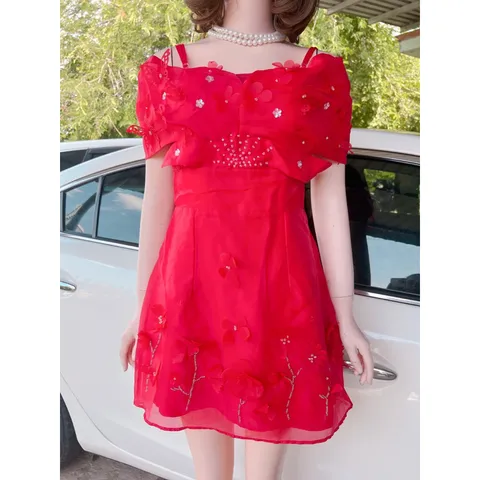 Đầm đỏ đính kết siêu đẹp, trễ vai hoặc lên vai đều đẹp Giá 390k Hàng có sẵn giao ngay SM Có sẵn mút ngực và lót quần