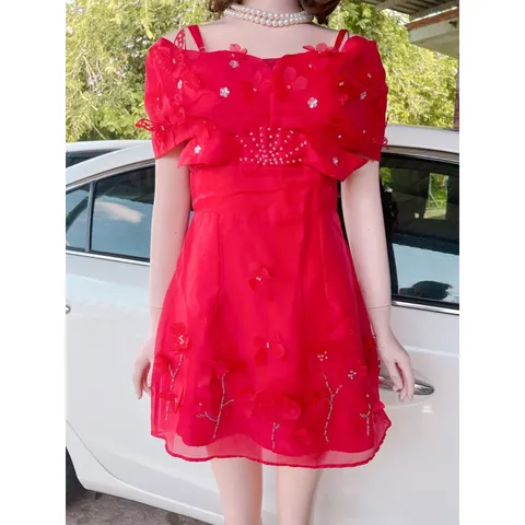 Đầm đỏ đính kết siêu đẹp, trễ vai hoặc lên vai đều đẹp Giá 390k Hàng có sẵn giao ngay SM Có sẵn mút ngực và lót quần