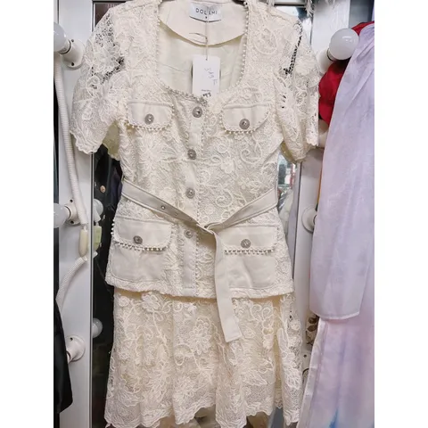 Set ren chân váy ren nổi siêu đẹp Một thiết kế mang đến sự dịu dàng, kiêu sa dành cho các cô nàng với dáng váy được