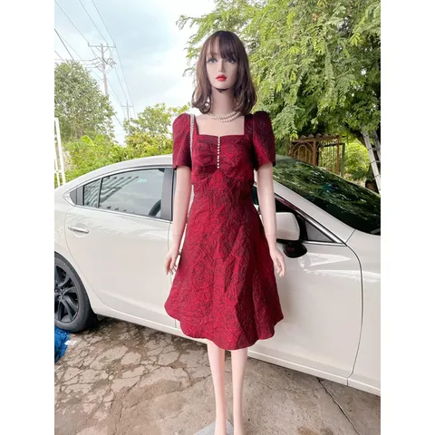 Đầm gấm tay phồng cổ vuông đính Ngọc Hàng có sẵn giao ngay  Giá 299k Size SM Hàng cao cấp