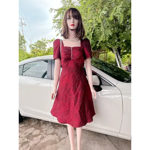 Đầm gấm tay phồng cổ vuông đính Ngọc Hàng có sẵn giao ngay  Giá 299k Size SM Hàng cao cấp