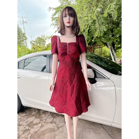 Đầm gấm tay phồng cổ vuông đính Ngọc Hàng có sẵn giao ngay  Giá 299k Size SM Hàng cao cấp