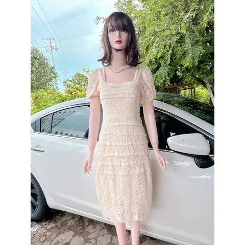Đầm ren màu kem Hàng có sẵn giao ngay  Giá 290k Sau lưng Vừa dây kéo vừa bo chun co giãn dễ mặc  Dưới 70kg mặc đẹp