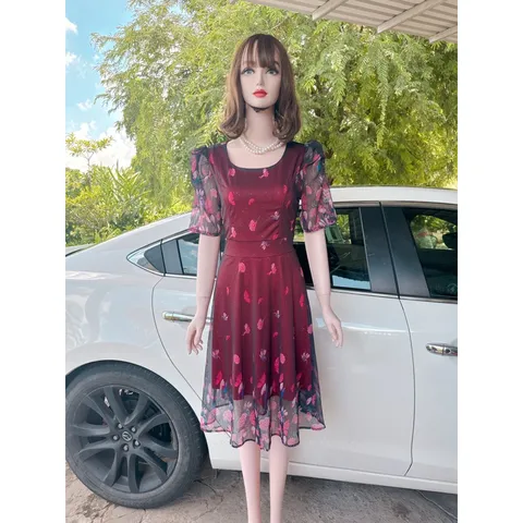 Đầm Ren lưới hoa thời trang trung niên cao cấp  Giá 290k Hàng có sẵn giao ngay Chất liệu ren lưới phối lót bên trong