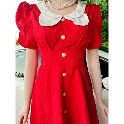 Đầm gấm xốp nổi hoa Hồng Hàng có sẵn giao ngay  Giá 290k Sau lưng vừa dây kéo vừa bo chun co giãn dễ mặc  Dưới 70kg mặc