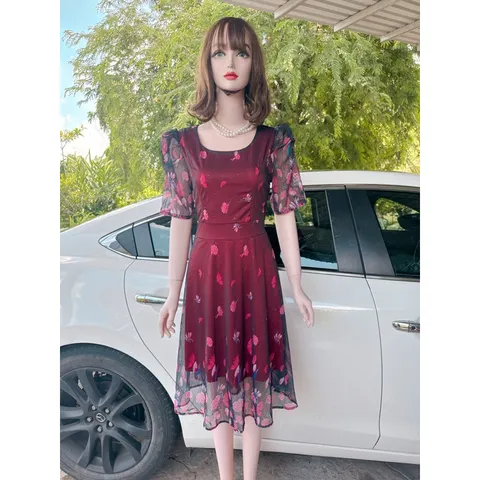 Đầm Ren lưới hoa thời trang trung niên cao cấp  Giá 290k Hàng có sẵn giao ngay Chất liệu ren lưới phối lót bên trong