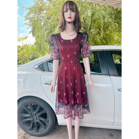 Đầm Ren lưới hoa thời trang trung niên cao cấp  Giá 290k Hàng có sẵn giao ngay Chất liệu ren lưới phối lót bên trong