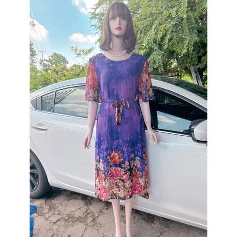 Đầm trung niên - voan chifffon họa tiết hoa tím+ kèm dây buộc eo  Hàng có sẵn giao ngay  Giá 290k Đúp lót 2 lớp