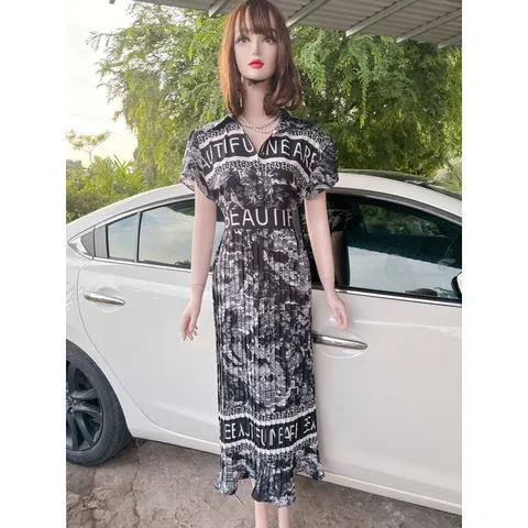 Đầm lụa họa tiết sang chảnh,dáng dài thiết kế Hàng có sẵn giao ngay  Giá 320k Đủ size tới 80kg Dây kéo sau lưng