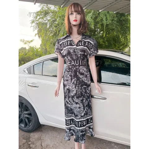 Đầm lụa họa tiết sang chảnh,dáng dài thiết kế Hàng có sẵn giao ngay  Giá 320k Đủ size tới 80kg Dây kéo sau lưng