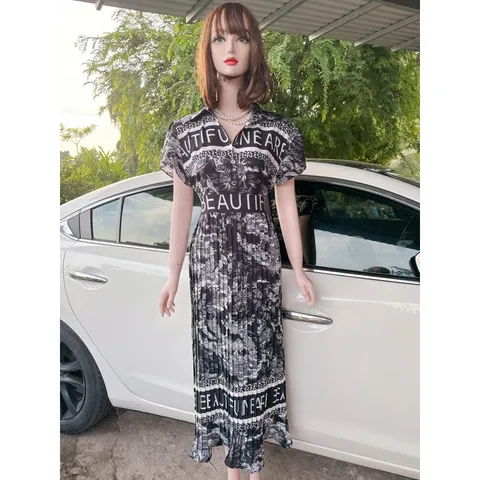 Đầm lụa họa tiết sang chảnh,dáng dài thiết kế Hàng có sẵn giao ngay  Giá 320k Đủ size tới 80kg Dây kéo sau lưng