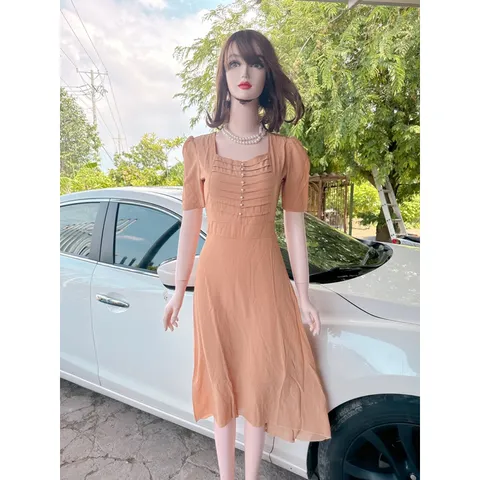 ĐẦM XẾP LY NÚT NGỌC  Hàng có sẵn giao ngay  Giá 290k Đủ size tới 70kg Màu nâu tây Chất liệu chifffon đúp lót 2 lớp