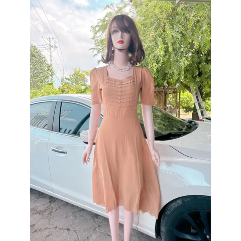 ĐẦM XẾP LY NÚT NGỌC  Hàng có sẵn giao ngay  Giá 290k Đủ size tới 70kg Màu nâu tây Chất liệu chifffon đúp lót 2 lớp