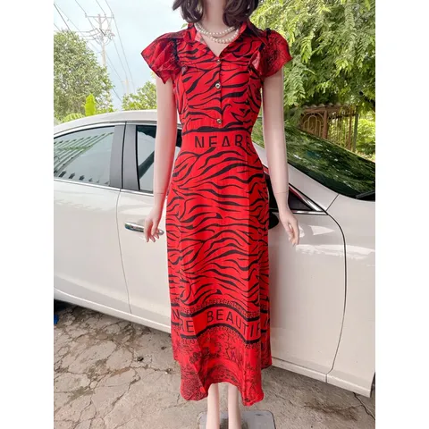 Đầm họa tiết sang trọng Hàng có sẵn giao ngay  Eo vừa bo chun co giãn vừa dây kéo, có dây buộc eo theo dáng người