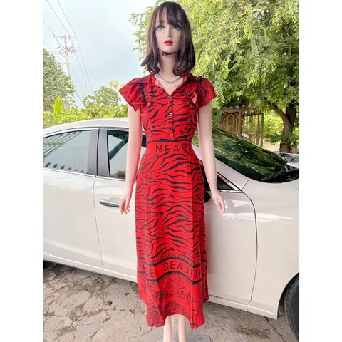 Đầm họa tiết sang trọng Hàng có sẵn giao ngay  Eo vừa bo chun co giãn vừa dây kéo, có dây buộc eo theo dáng người