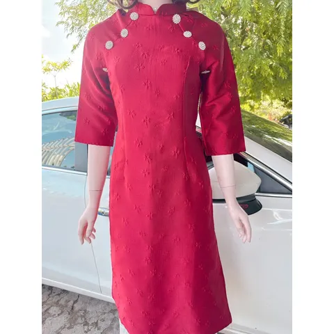 🍊ẢNH THẬT🍊ÁO DÀI GẤM ĐỎ KẾT KHUY HOA 🍒CÓ SẴN🍒 Hàng có sẵn giao ngay M Giá 390k/ cả set Gồm áo dài gấm hoa nổi + quần